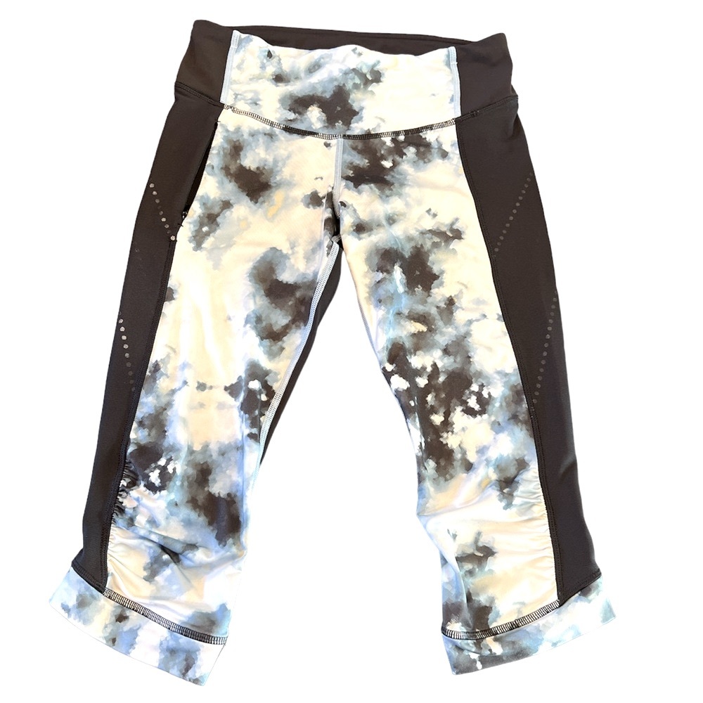 Lululemon Athletica Women’s Stop at Nothing Cropped Blue Tye dye Leggings size 6
